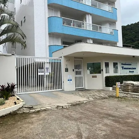 Apartamento 23A para 6 pessoas com Piscina e Churrasqueira no Cond Torremolinos Beach a 80m para Pé na areia na Praia da Enseada Ubatuba-2